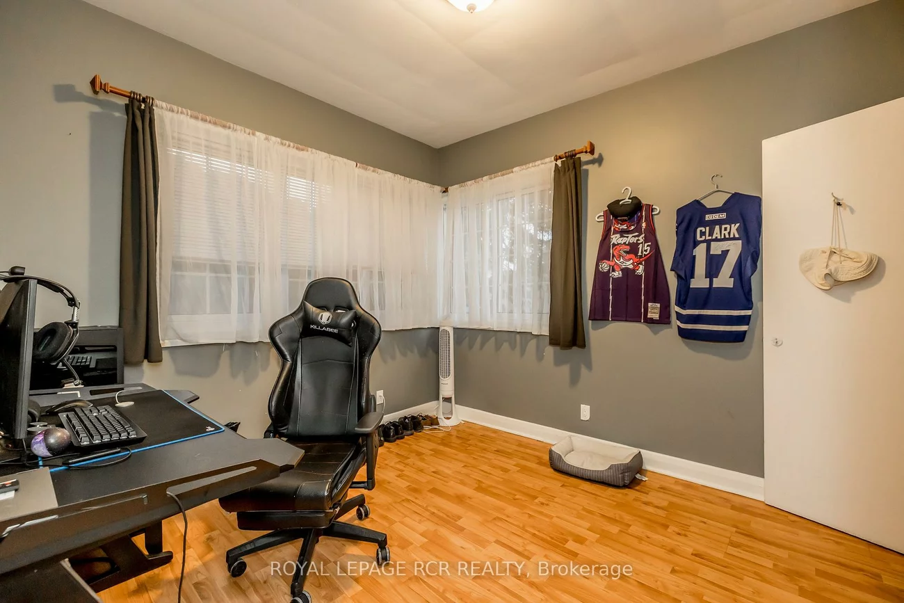 22, Centre, Bradford, Bradford West Gwillimbury