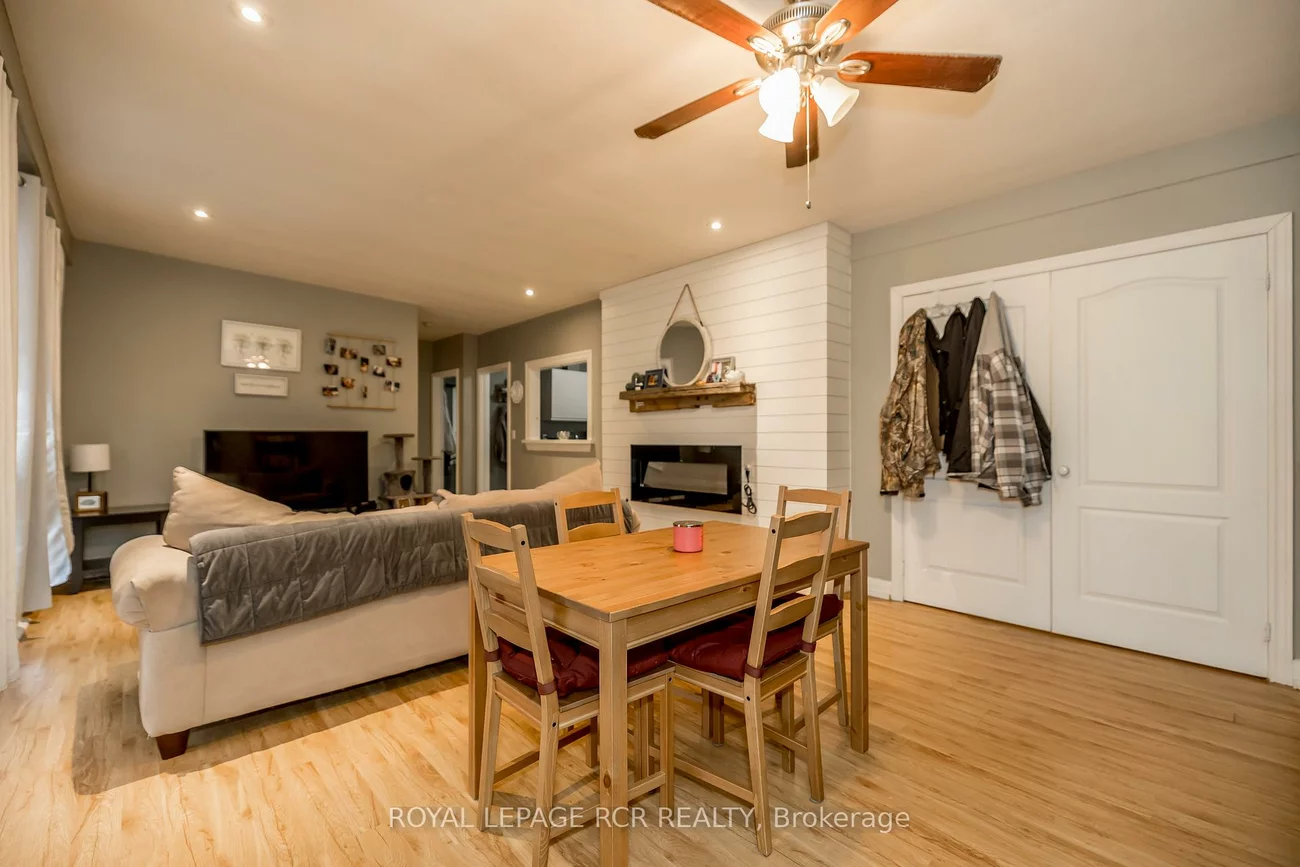 22, Centre, Bradford, Bradford West Gwillimbury