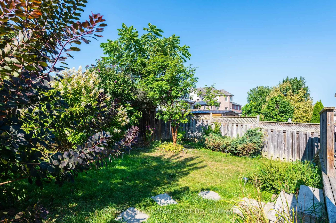 40, Highland, Bradford, Bradford West Gwillimbury