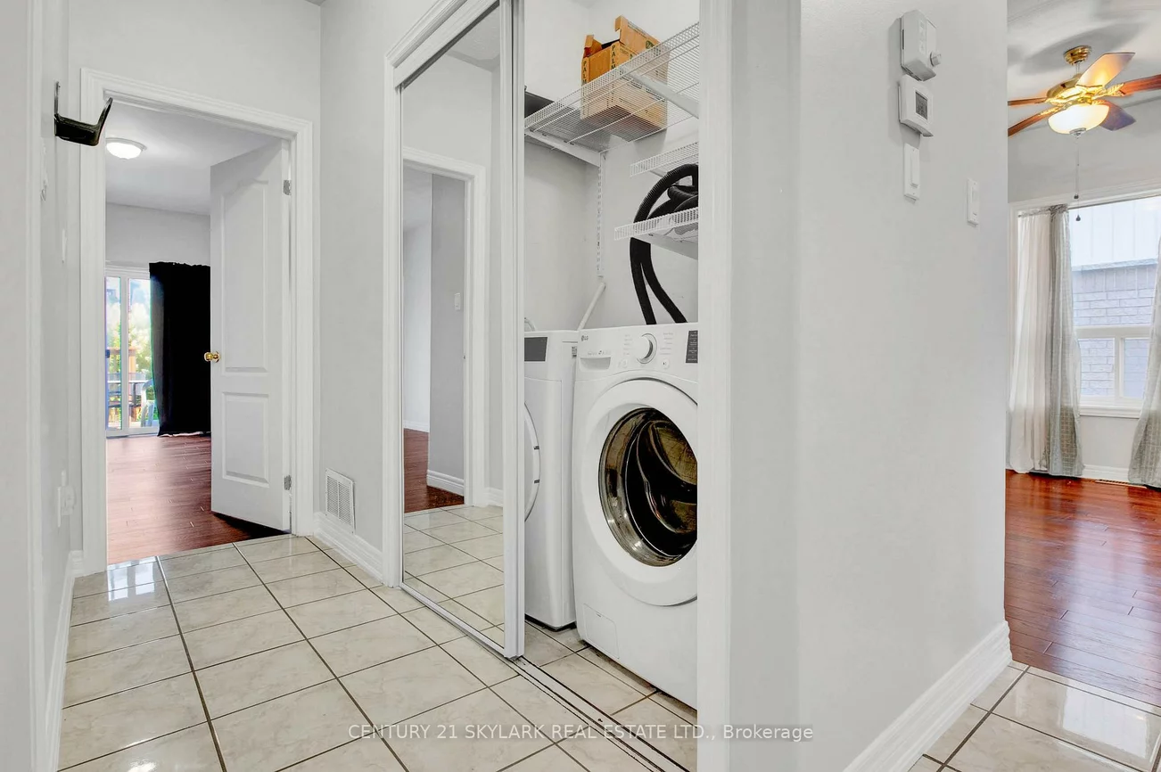 40, Highland, Bradford, Bradford West Gwillimbury