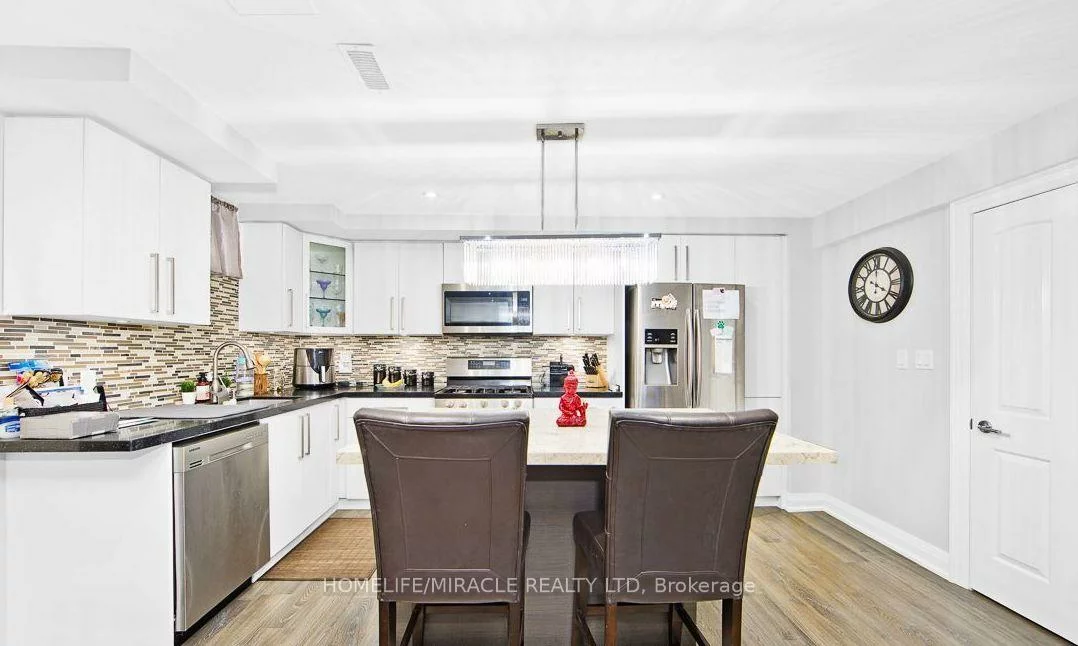 75, Jewelwing, Bradford, Bradford West Gwillimbury