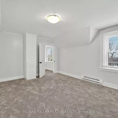 90, Church, Bradford, Bradford West Gwillimbury