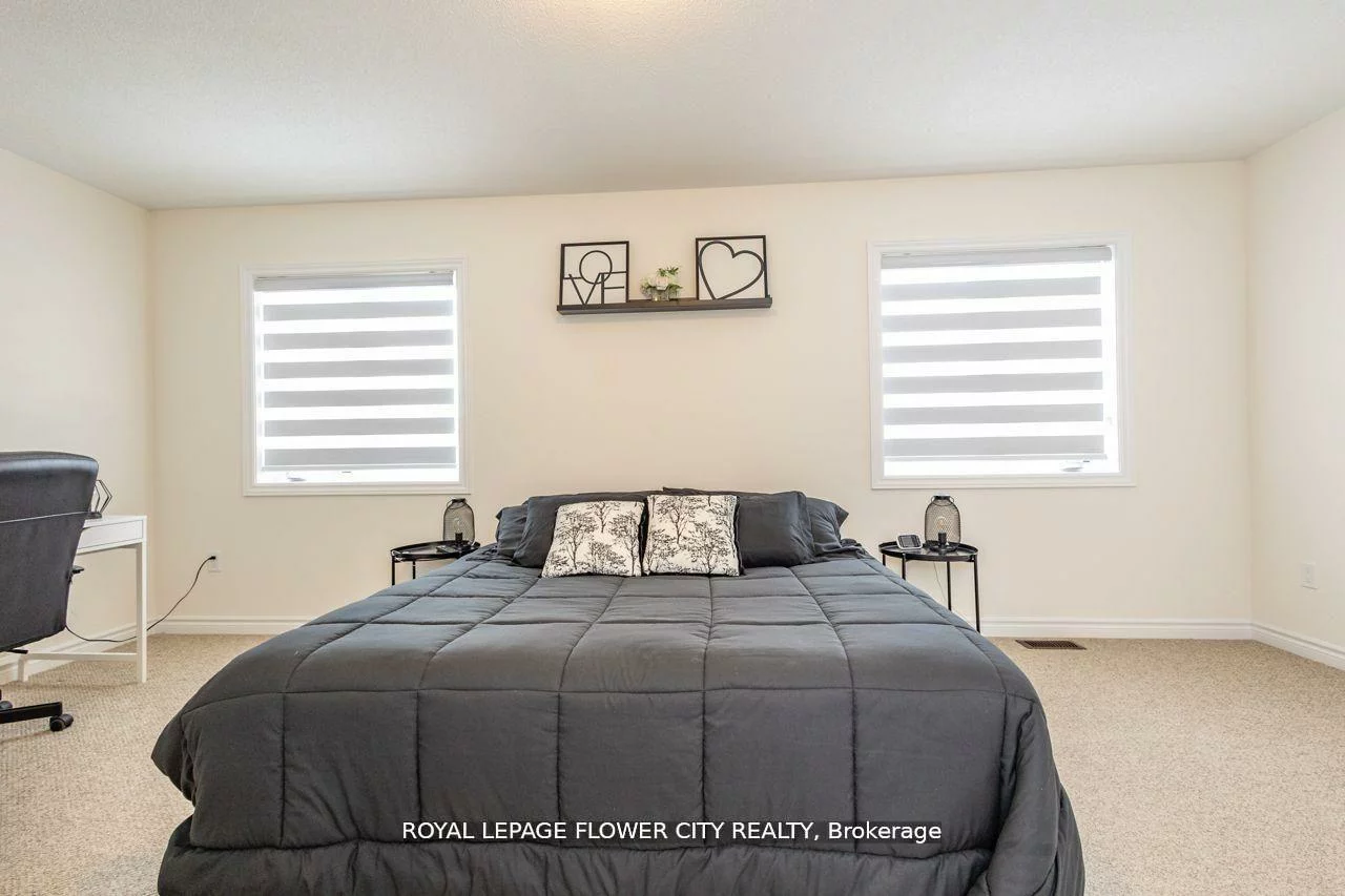 13, Ferragine, Bradford, Bradford West Gwillimbury