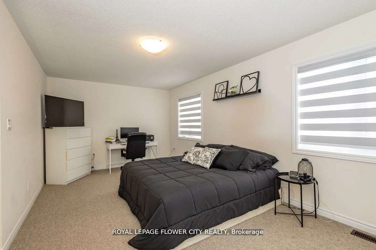 13, Ferragine, Bradford, Bradford West Gwillimbury