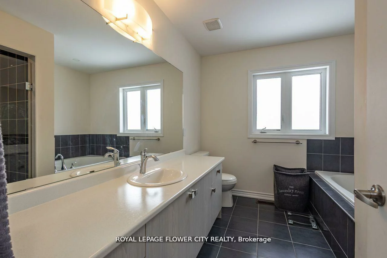 13, Ferragine, Bradford, Bradford West Gwillimbury