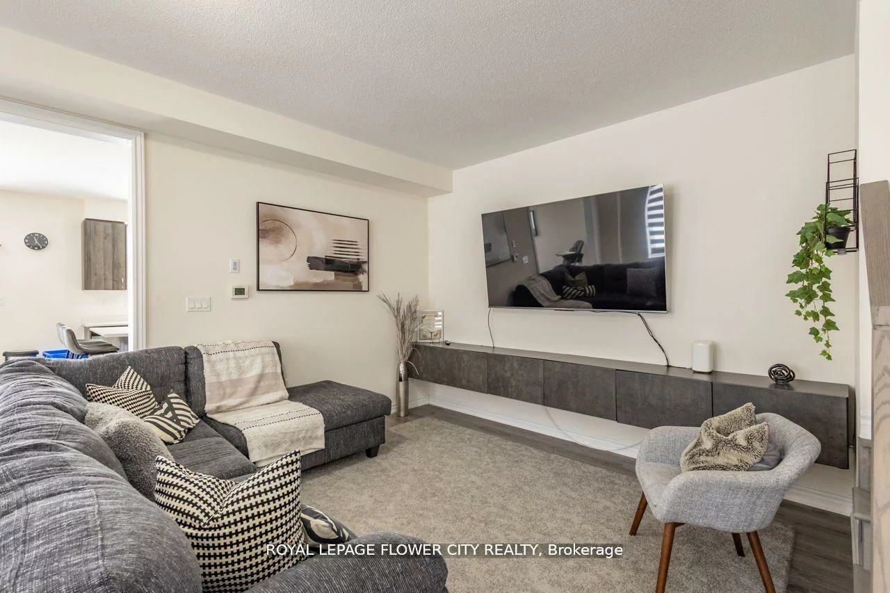 13, Ferragine, Bradford, Bradford West Gwillimbury