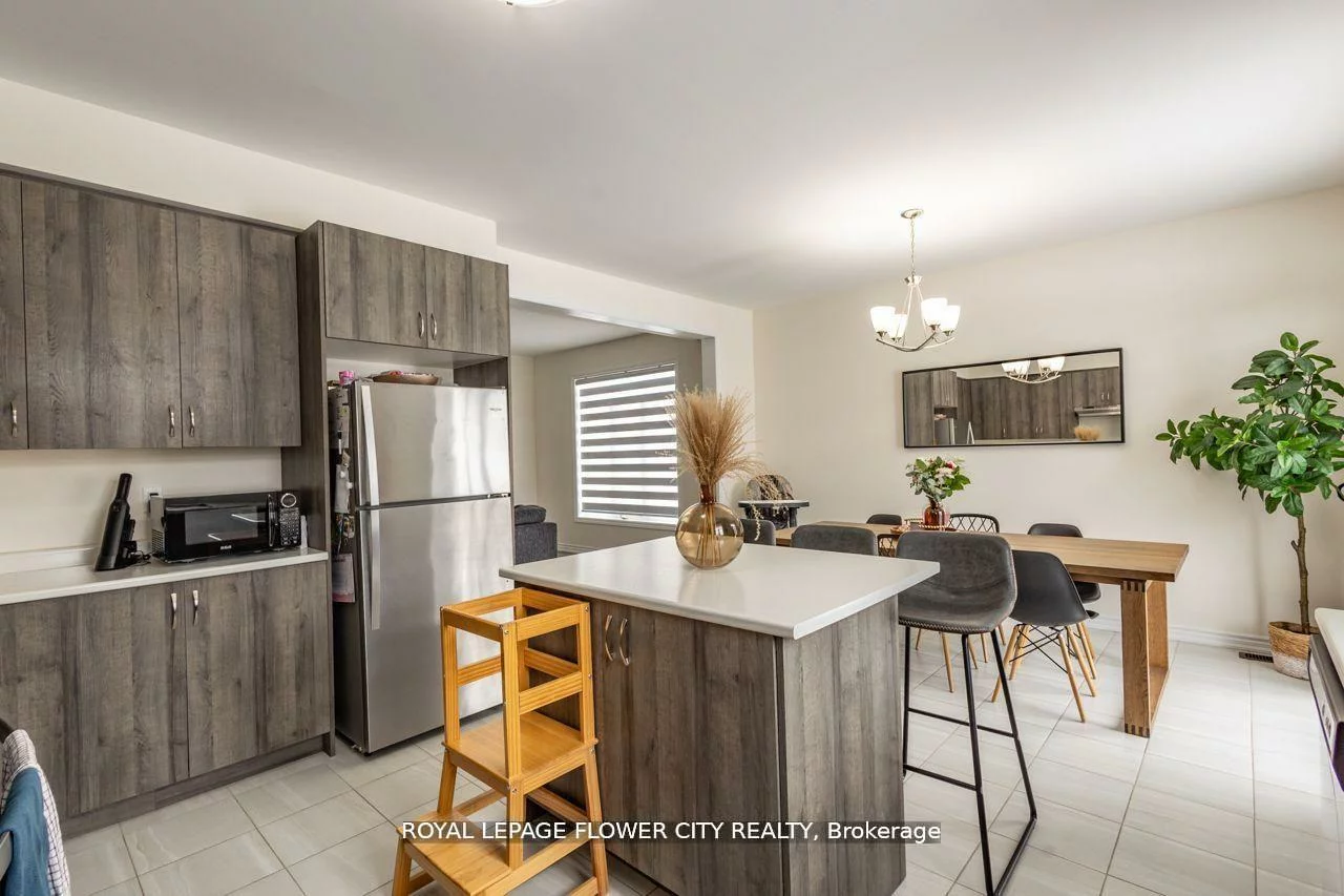 13, Ferragine, Bradford, Bradford West Gwillimbury