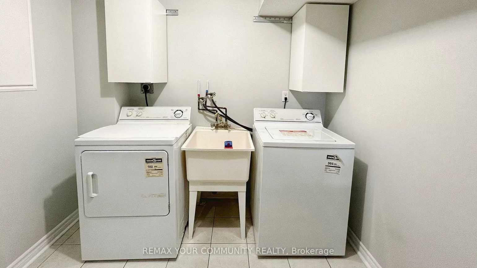 6, Veseli, Bradford, Bradford West Gwillimbury