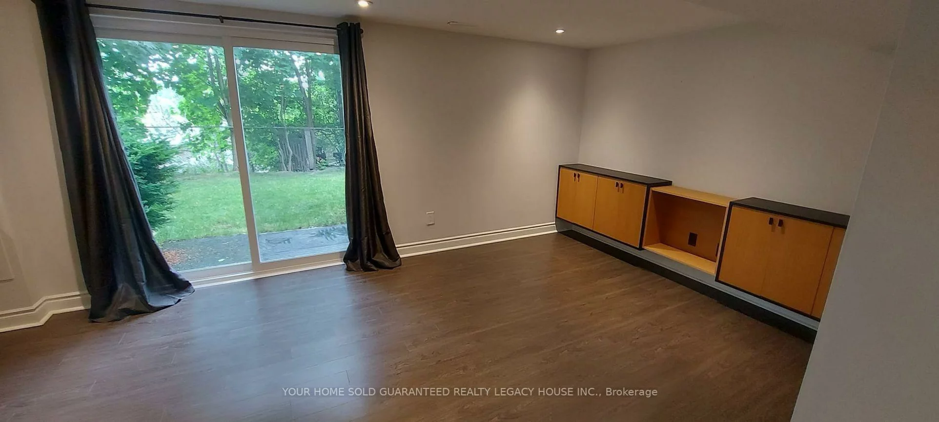 406, Orsi, Bradford, Bradford West Gwillimbury