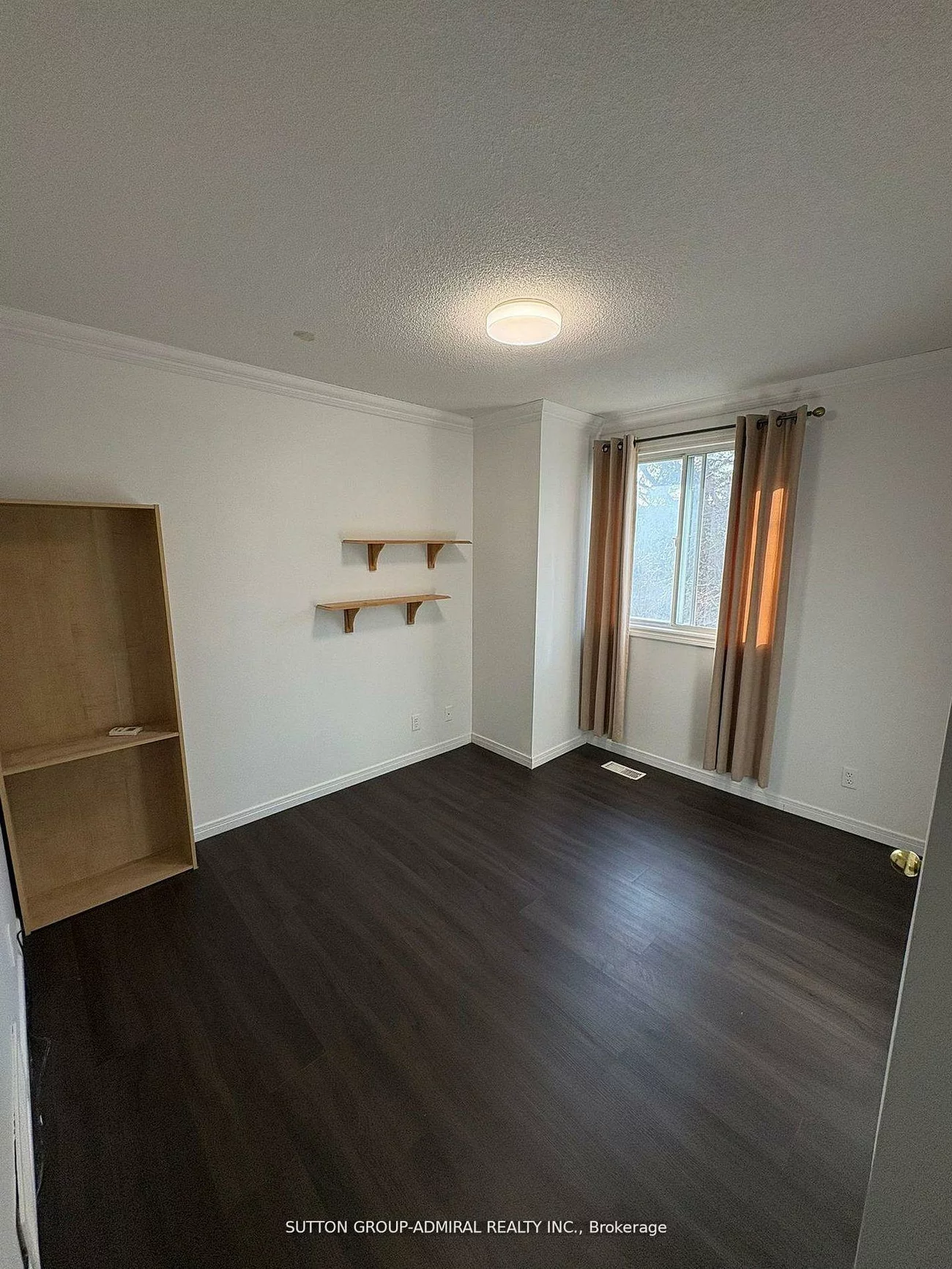 32, Magani, Bradford, Bradford West Gwillimbury