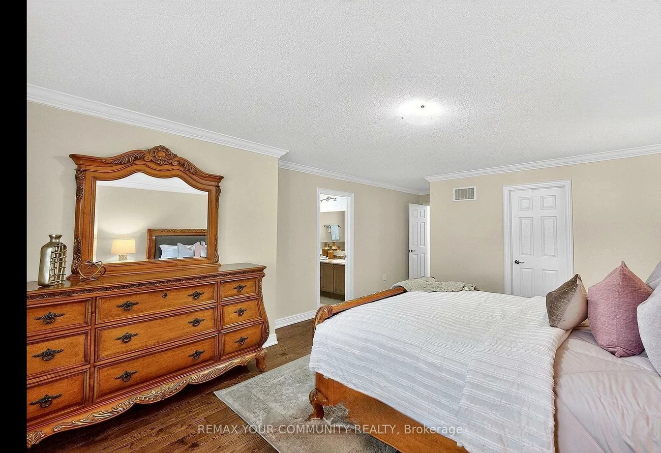 95, Chelsea, Bradford, Bradford West Gwillimbury