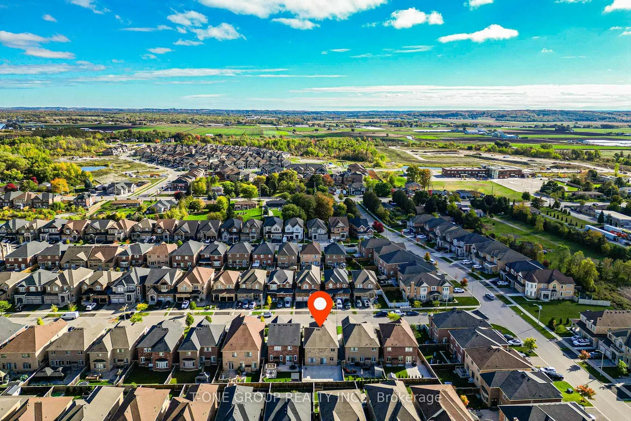 60, Lewis, Bradford, Bradford West Gwillimbury