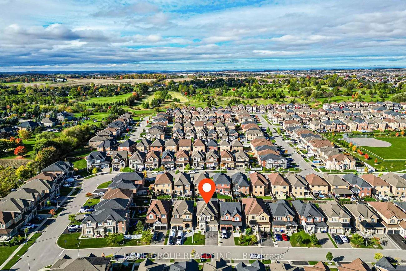 60, Lewis, Bradford, Bradford West Gwillimbury