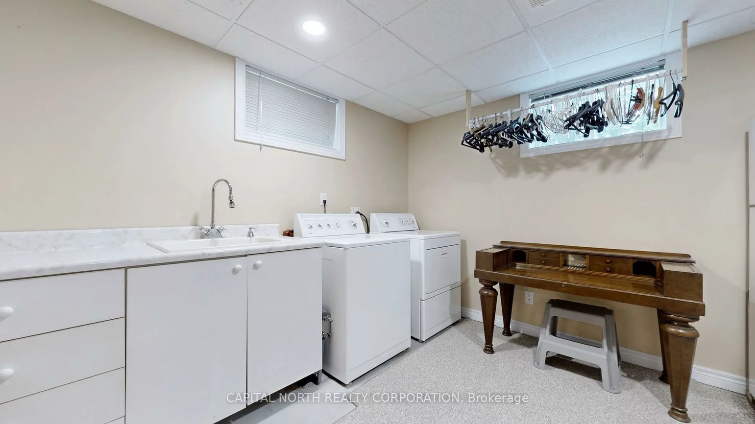 43, Gardiner, Bradford, Bradford West Gwillimbury