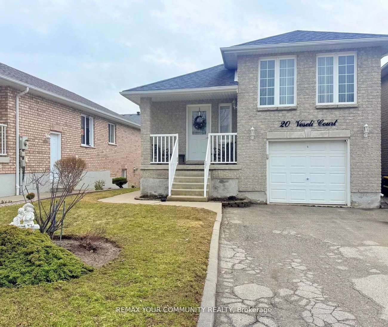 20, Veseli, Bradford, Bradford West Gwillimbury