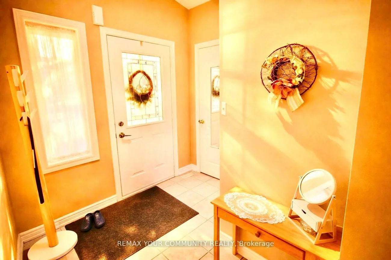 20, Veseli, Bradford, Bradford West Gwillimbury