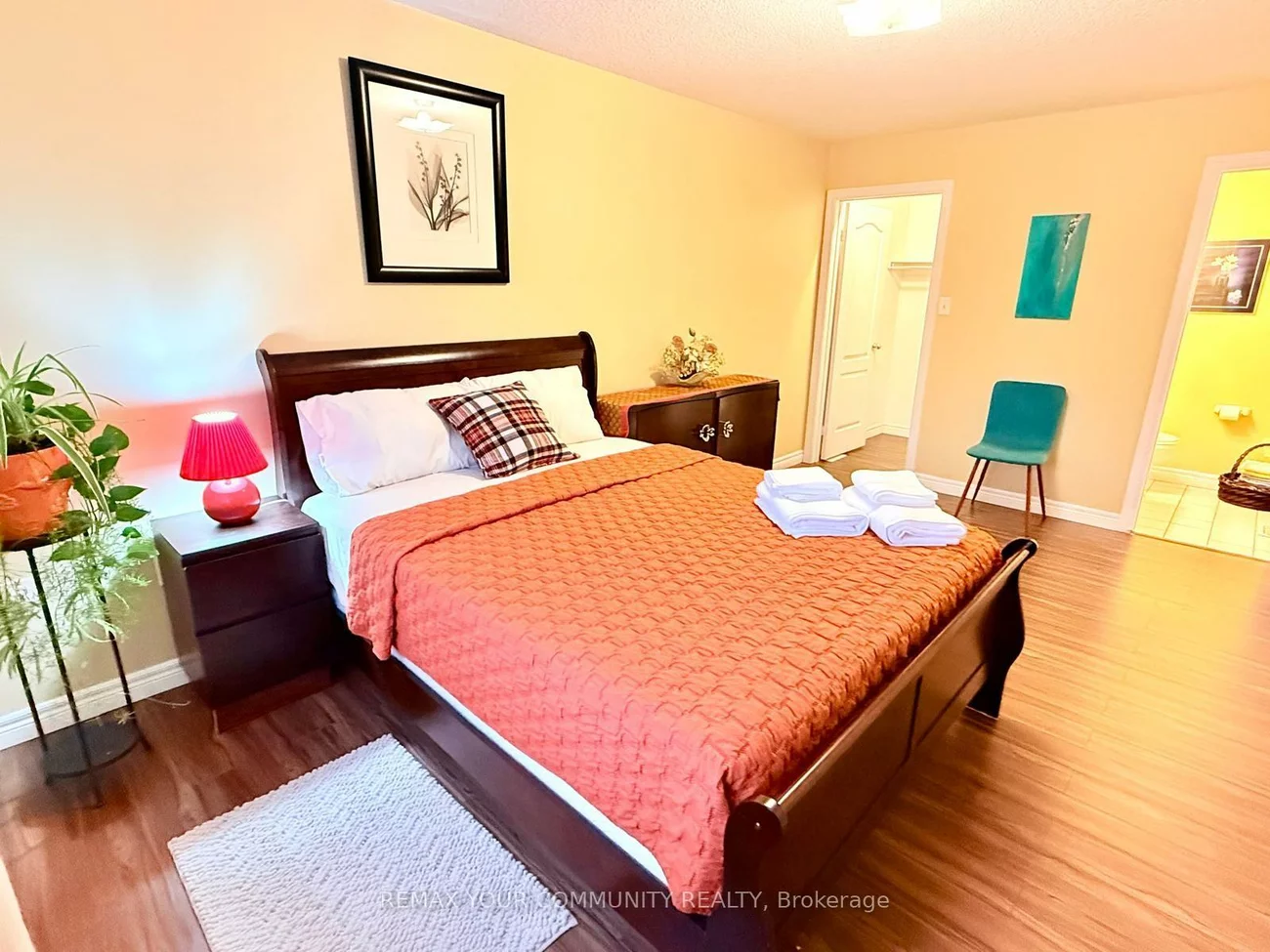 20, Veseli, Bradford, Bradford West Gwillimbury