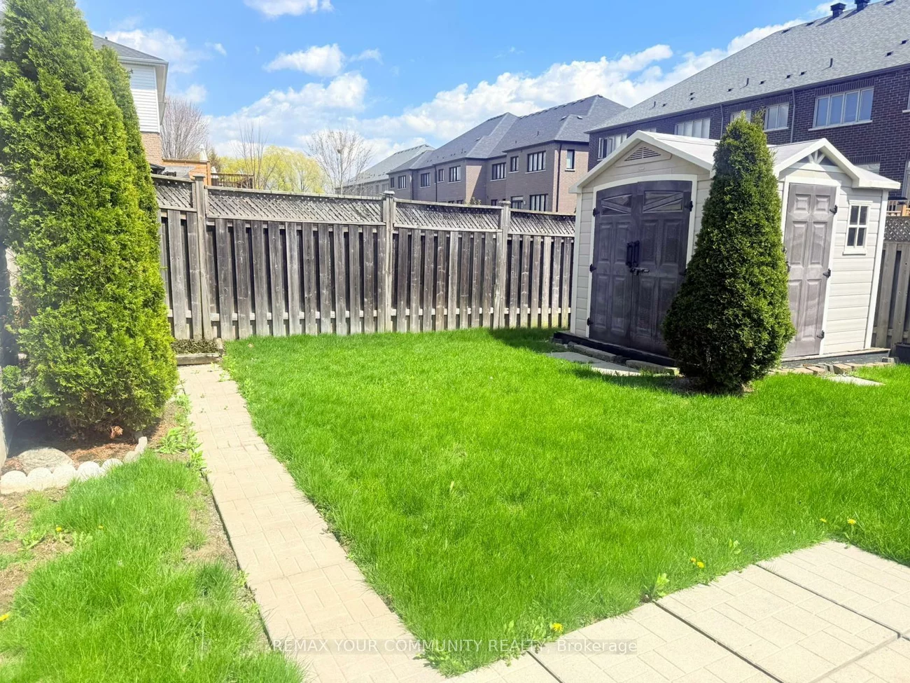 20, Veseli, Bradford, Bradford West Gwillimbury