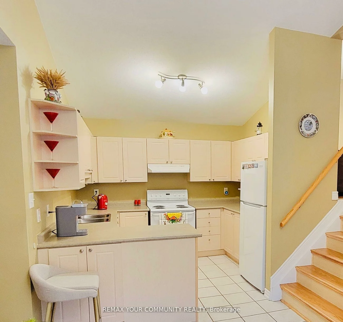 20, Veseli, Bradford, Bradford West Gwillimbury