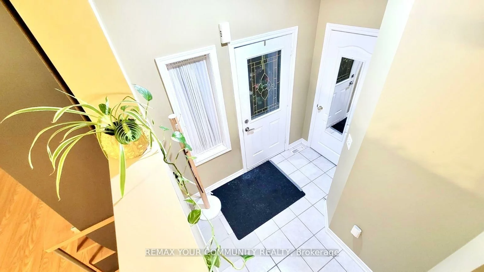 20, Veseli, Bradford, Bradford West Gwillimbury