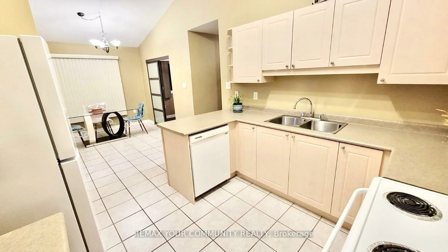 20, Veseli, Bradford, Bradford West Gwillimbury