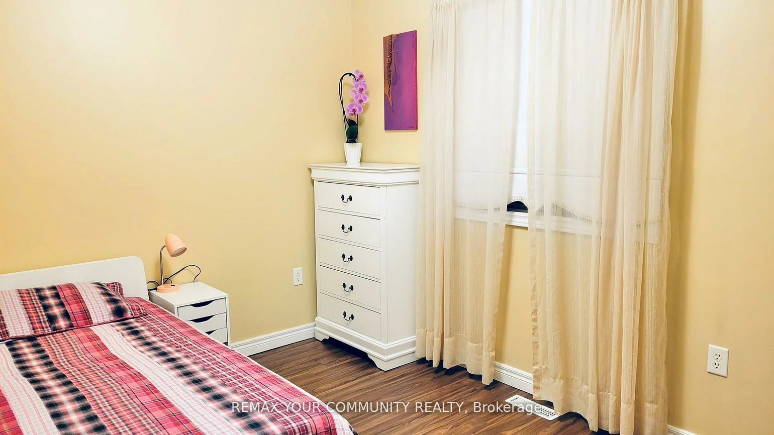 20, Veseli, Bradford, Bradford West Gwillimbury