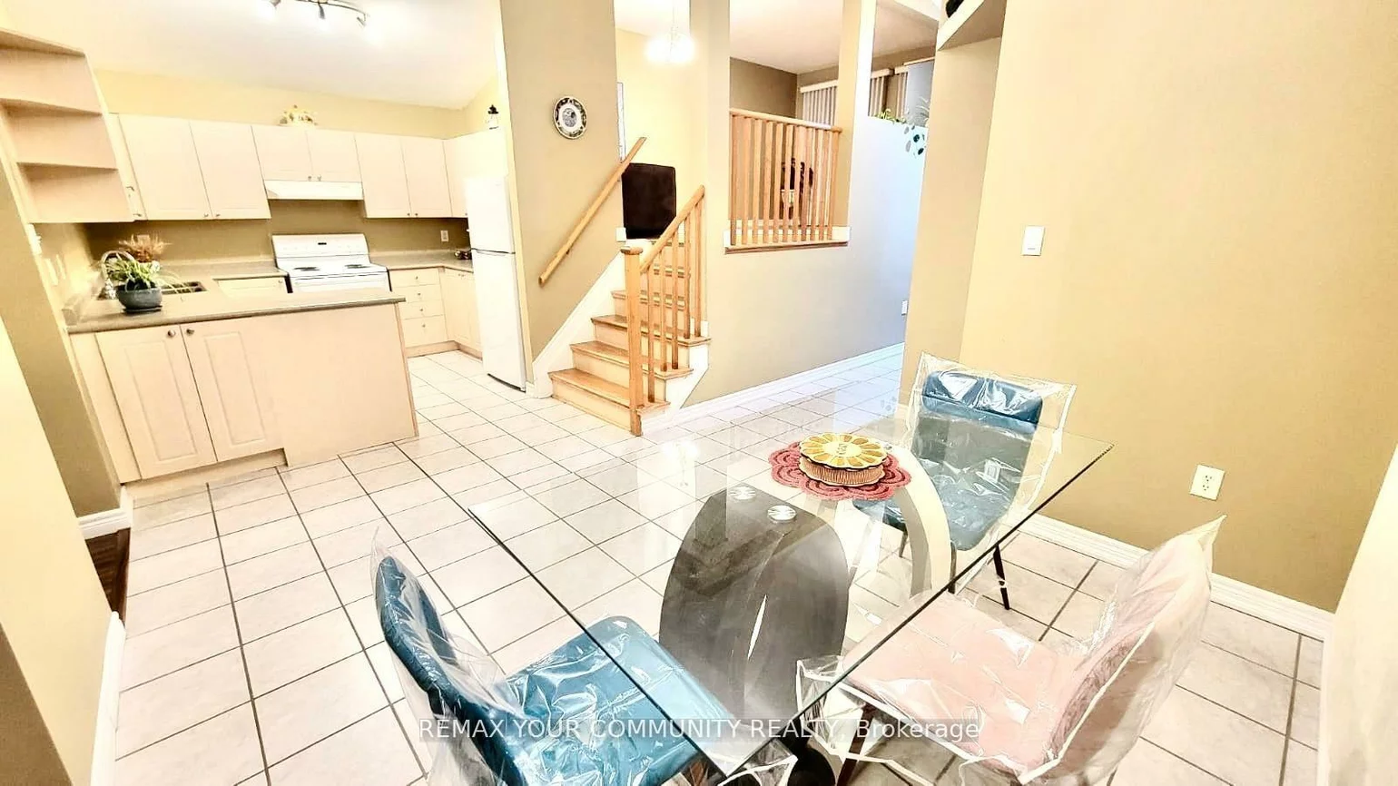 20, Veseli, Bradford, Bradford West Gwillimbury