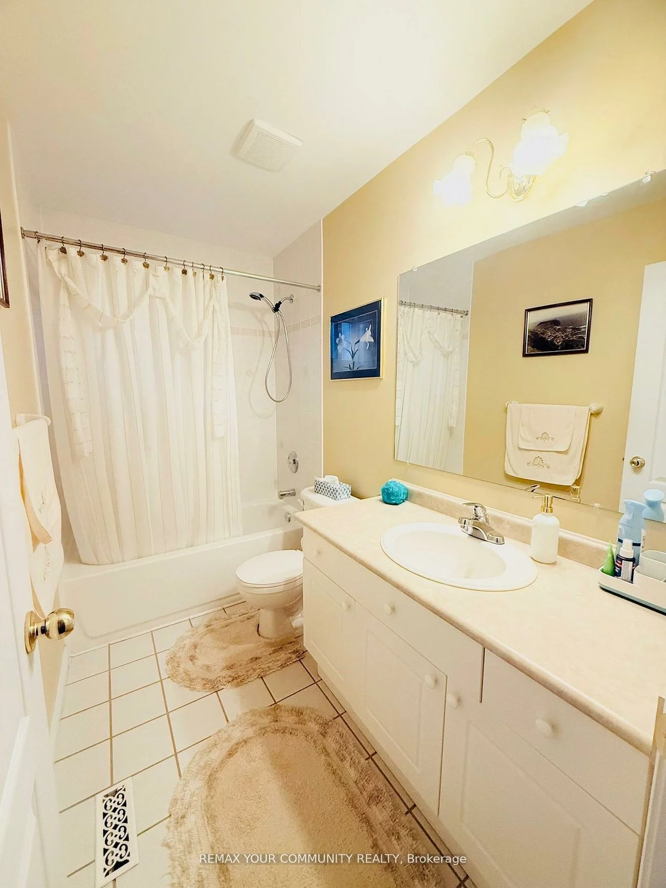 20, Veseli, Bradford, Bradford West Gwillimbury