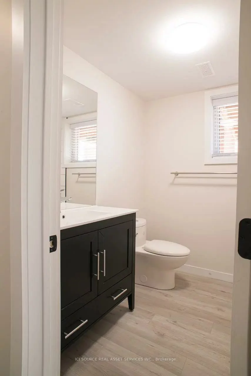 200, John, Bradford, Bradford West Gwillimbury
