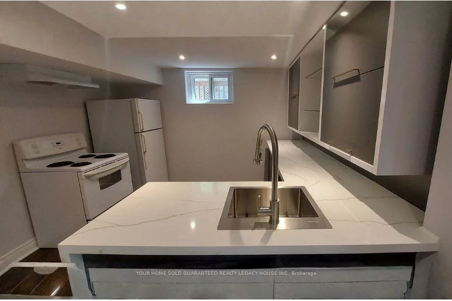 406, Orsi, Bradford, Bradford West Gwillimbury
