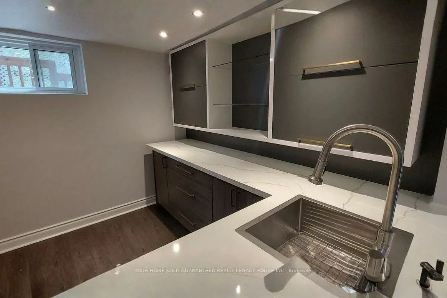 406, Orsi, Bradford, Bradford West Gwillimbury