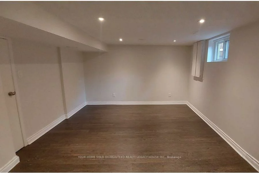 406, Orsi, Bradford, Bradford West Gwillimbury