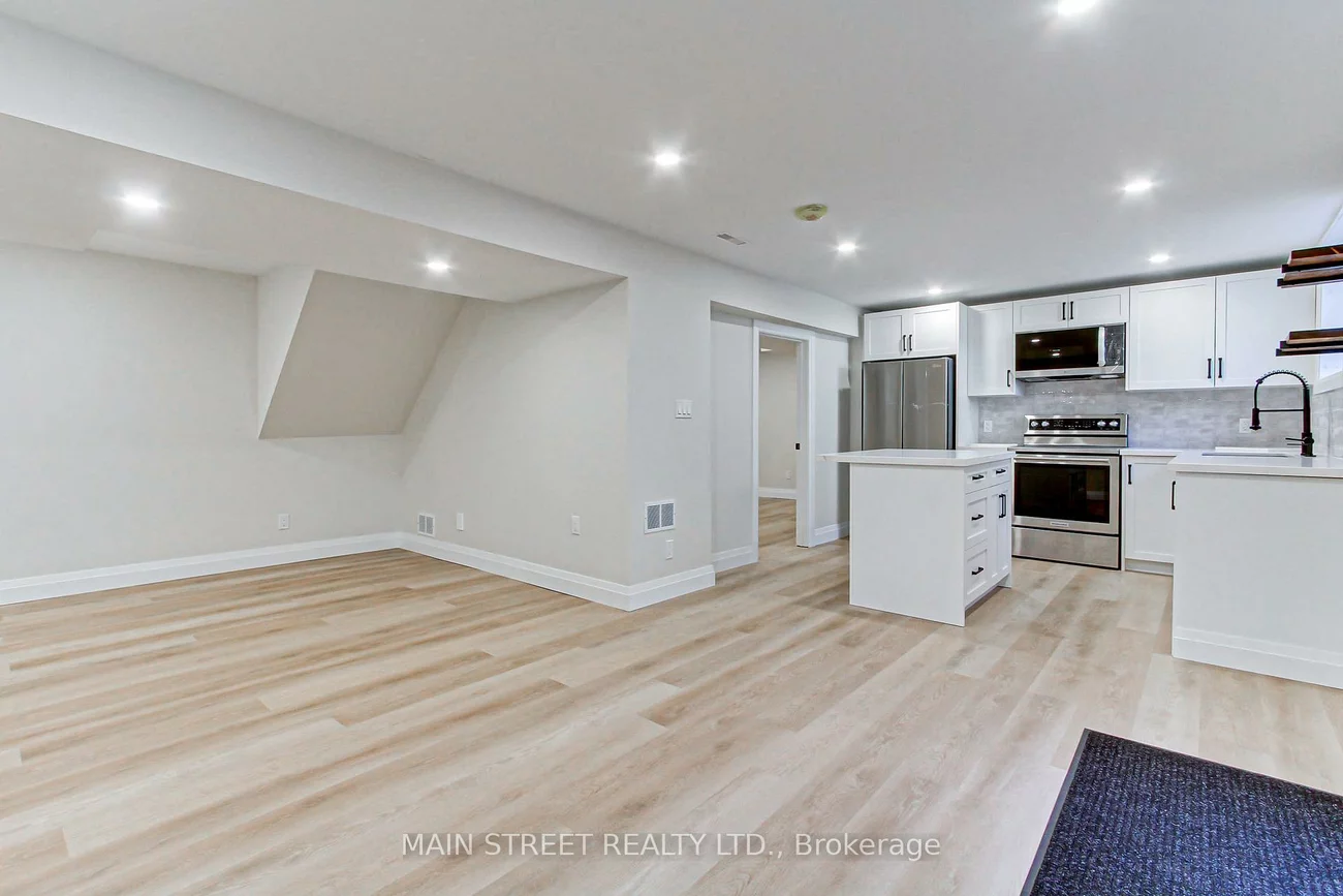 4, Carrington, Bradford, Bradford West Gwillimbury