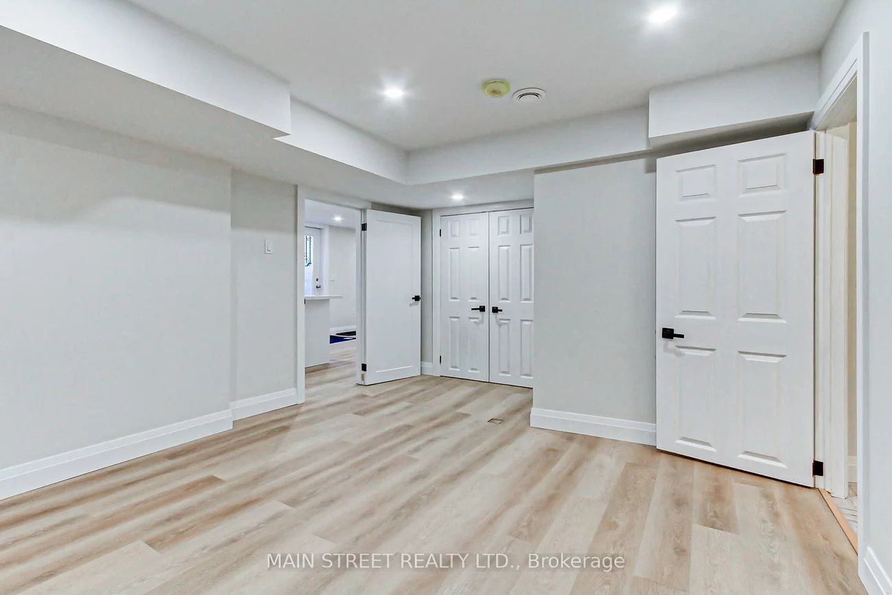 4, Carrington, Bradford, Bradford West Gwillimbury