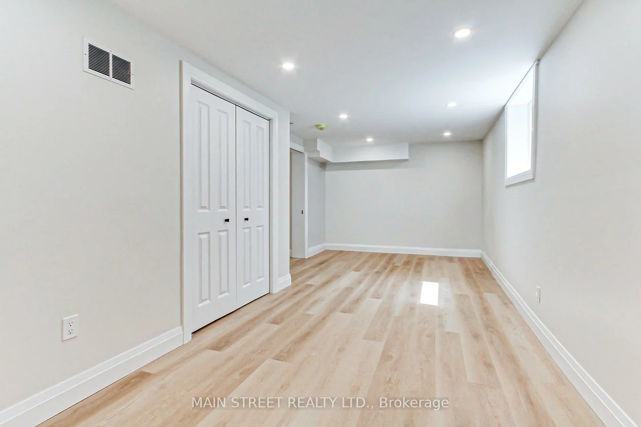 4, Carrington, Bradford, Bradford West Gwillimbury