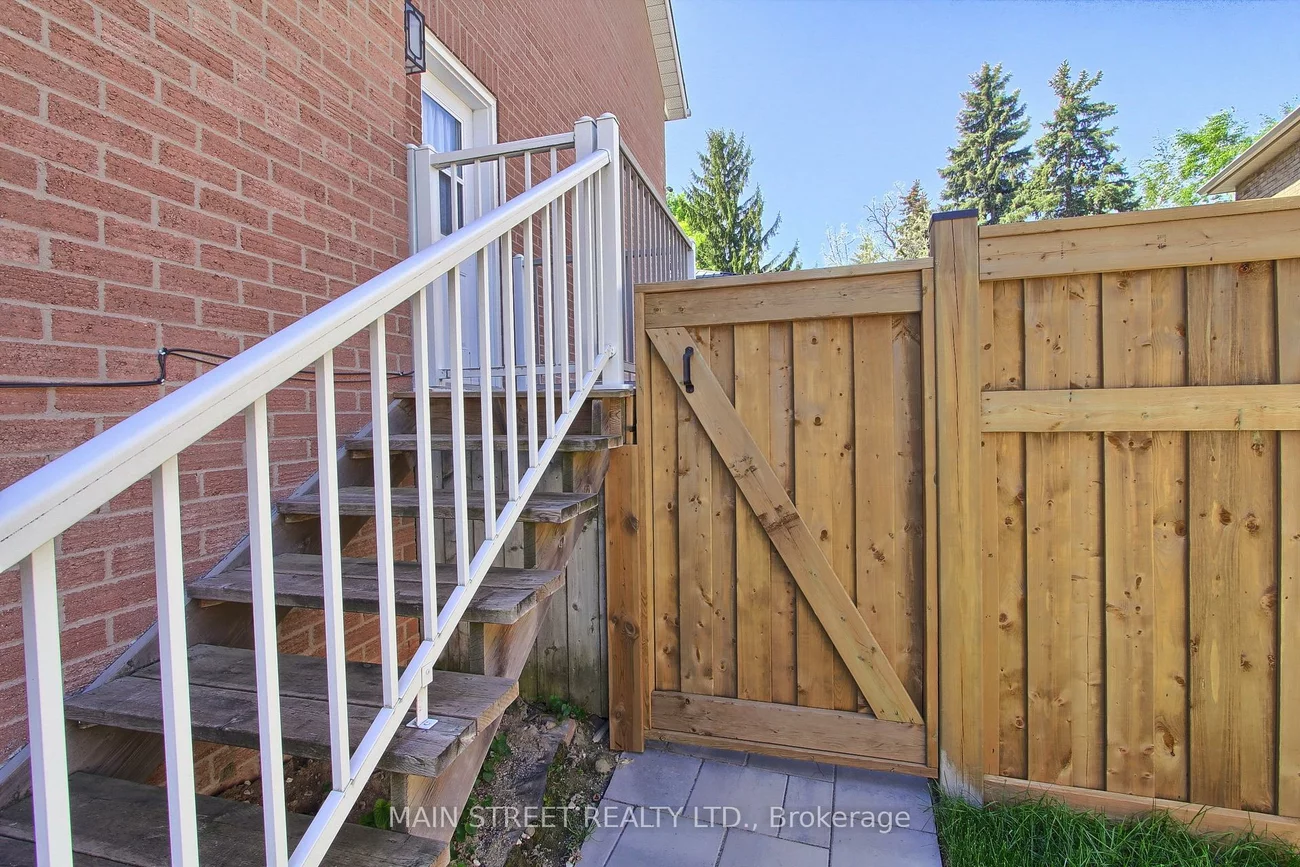 4, Carrington, Bradford, Bradford West Gwillimbury