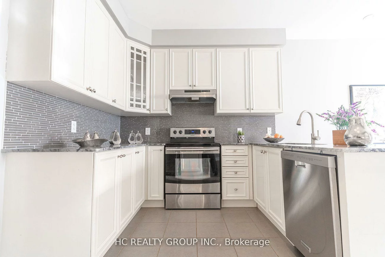 215, Armstrong, Bradford, Bradford West Gwillimbury