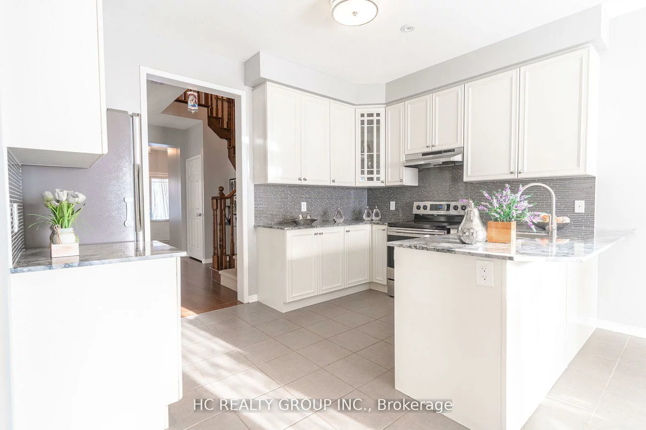 215, Armstrong, Bradford, Bradford West Gwillimbury