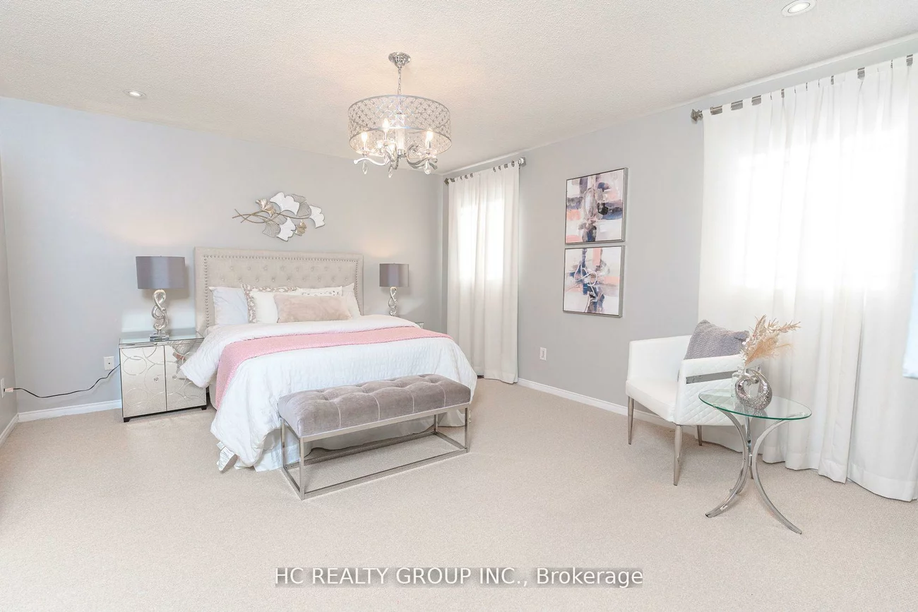 215, Armstrong, Bradford, Bradford West Gwillimbury