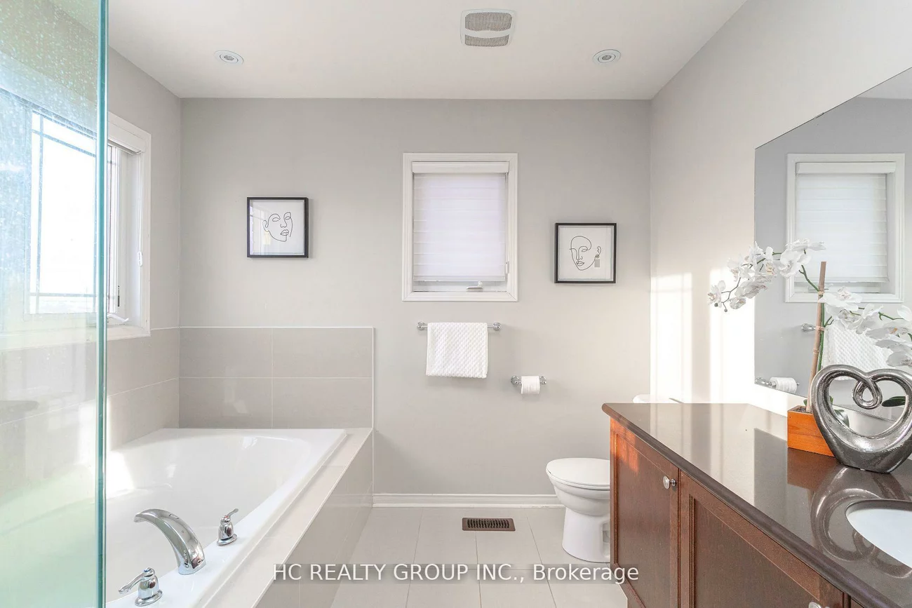 215, Armstrong, Bradford, Bradford West Gwillimbury