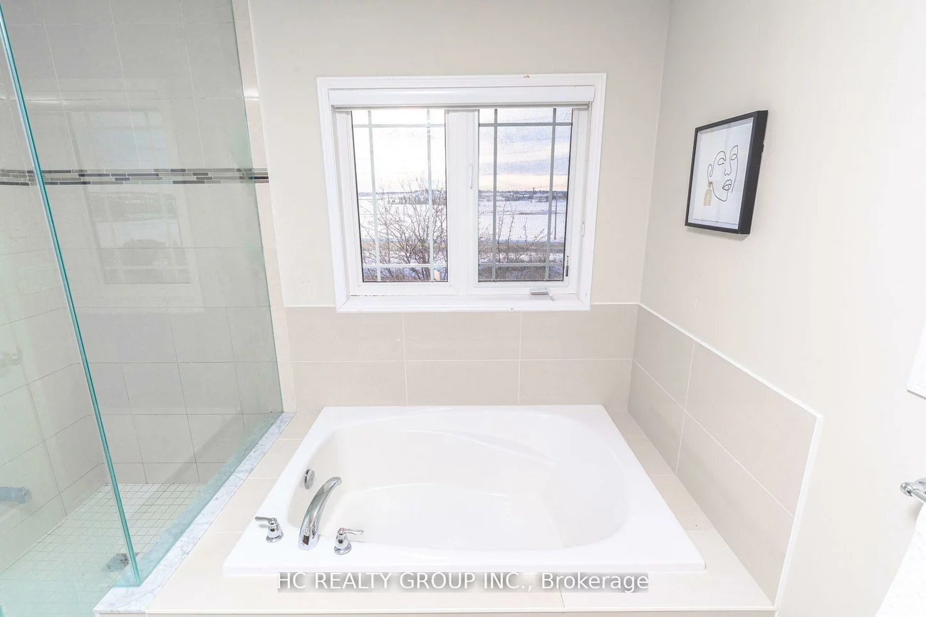 215, Armstrong, Bradford, Bradford West Gwillimbury
