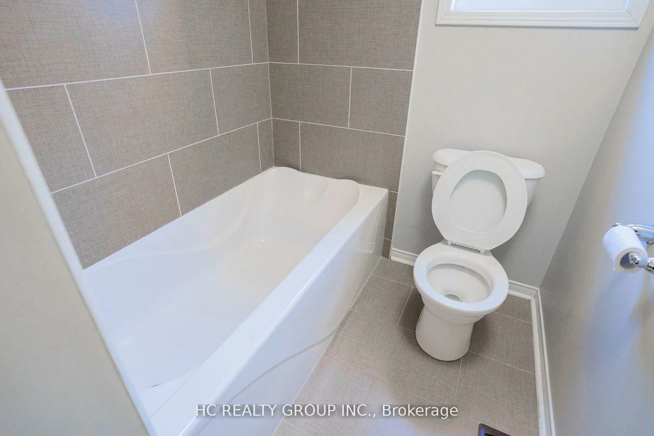 215, Armstrong, Bradford, Bradford West Gwillimbury