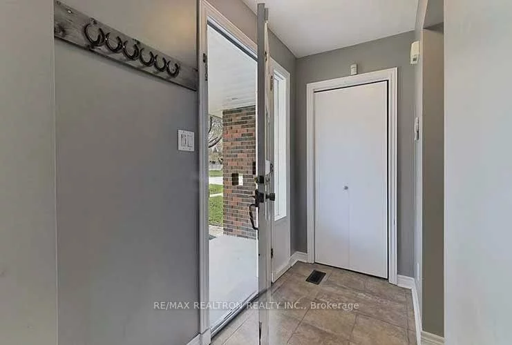 26, John, Bradford, Bradford West Gwillimbury