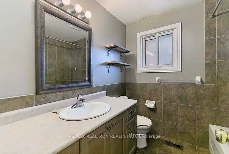 26, John, Bradford, Bradford West Gwillimbury
