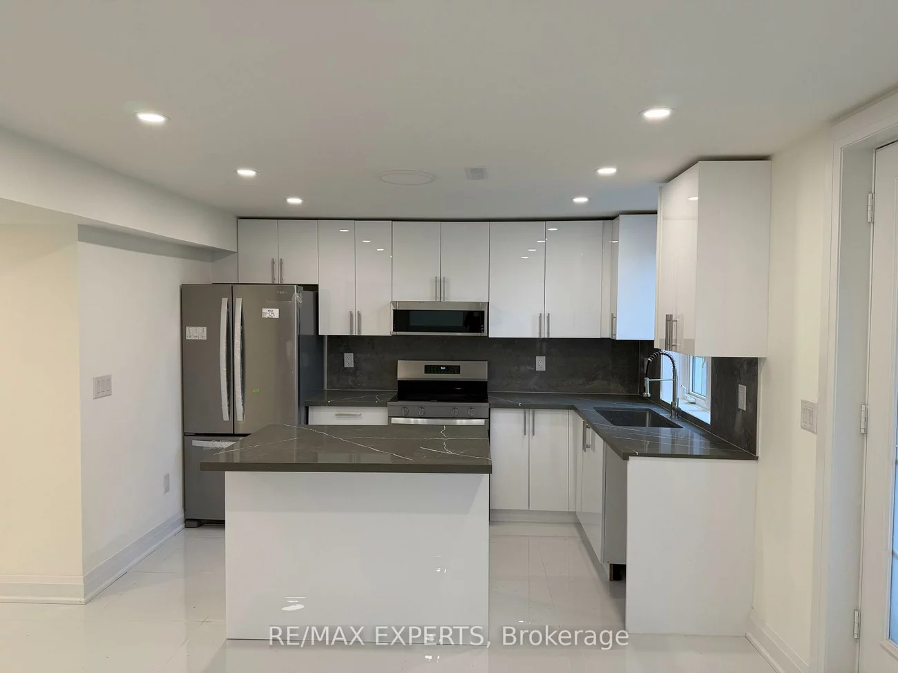 4 B, Trailside, Bradford, Bradford West Gwillimbury