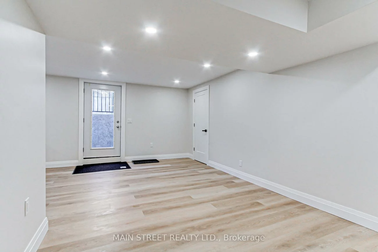 4, Carrington, Bradford, Bradford West Gwillimbury
