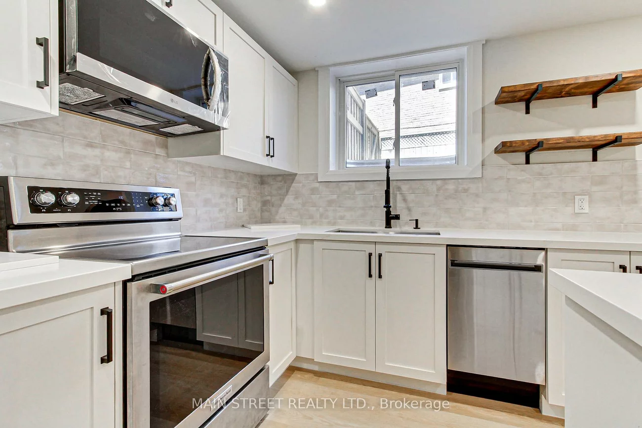 4, Carrington, Bradford, Bradford West Gwillimbury