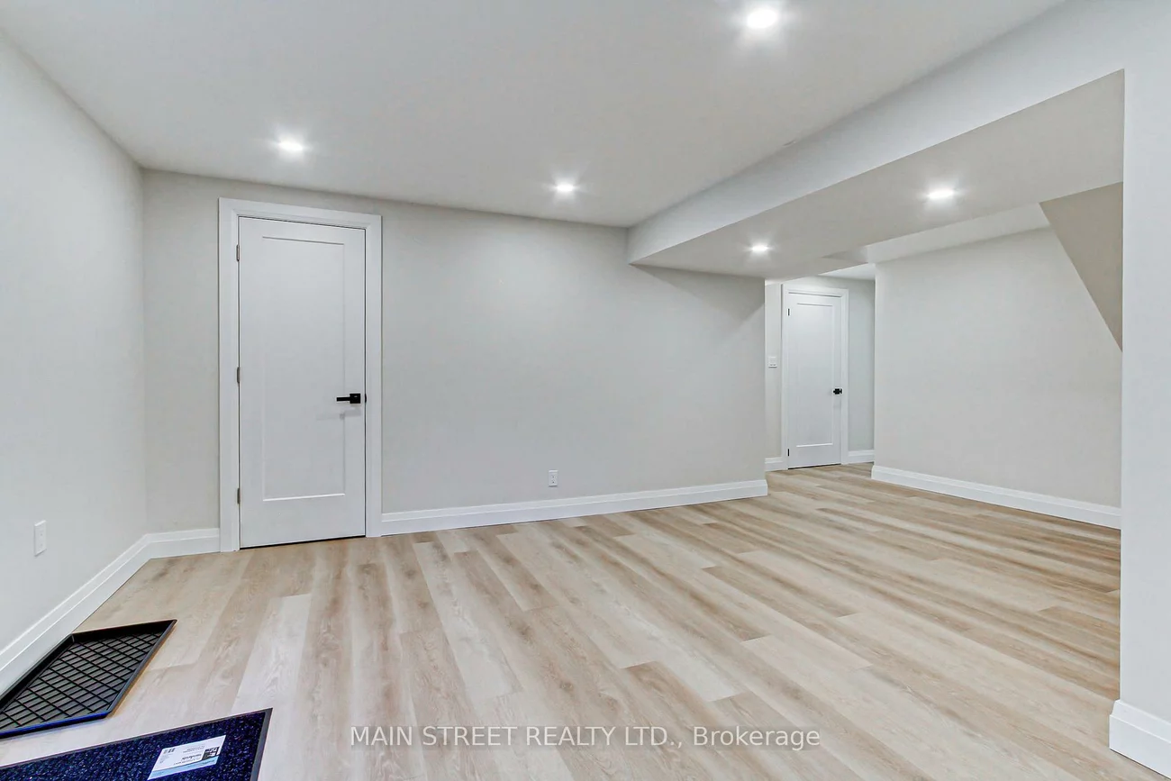4, Carrington, Bradford, Bradford West Gwillimbury