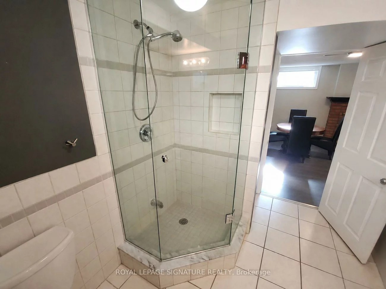 304, Orsi, Bradford, Bradford West Gwillimbury