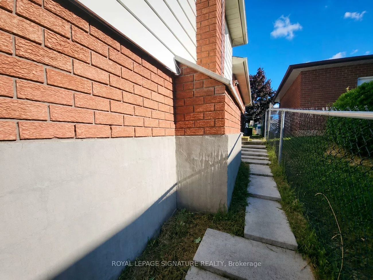 304, Orsi, Bradford, Bradford West Gwillimbury